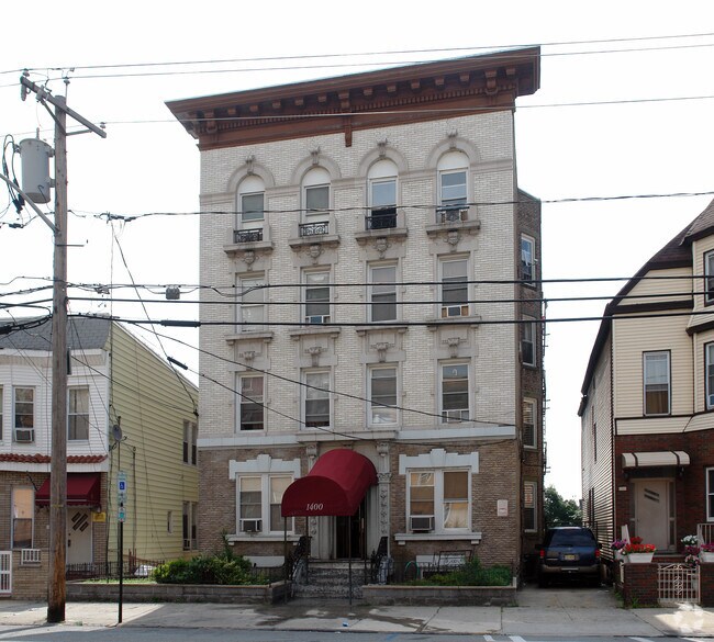 Primary Photo - 1400-1402 Palisade Ave