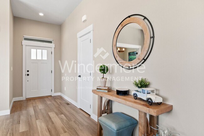 Building Photo - * Coming Soon 08/15/2025*Furnished Executi...