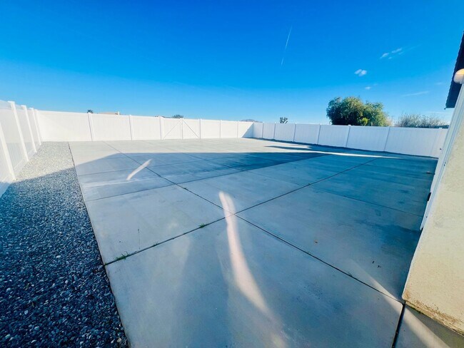 Building Photo - Charming Single-Story 3-Bedroom Home with Bonus Room