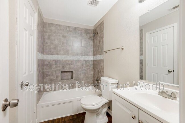 Building Photo - 2735 Purington Ave