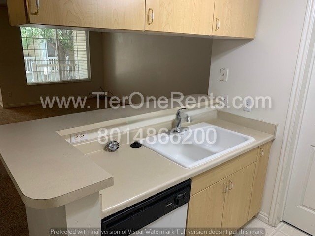 Building Photo - move in special: $500 off first months rent