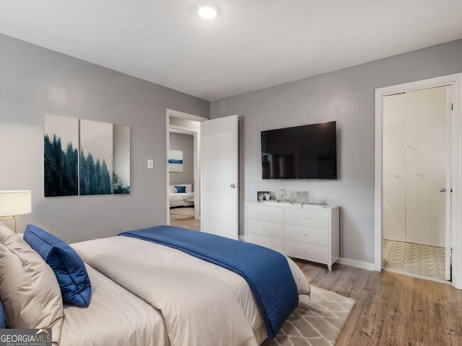 Building Photo - 836 Oakdale Dr