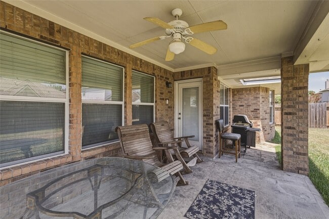 Building Photo - 10906 Angel Lake Dr