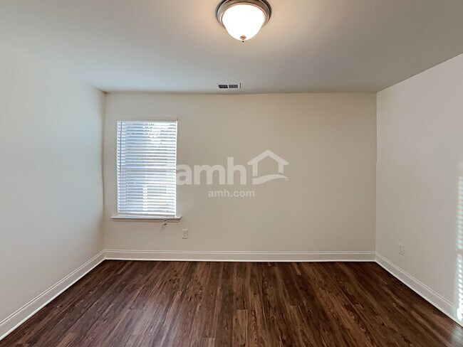 Building Photo - 132 Rivulet Dr