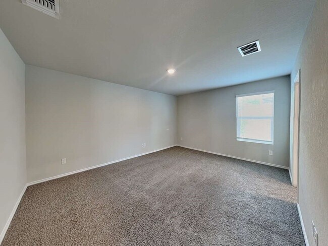 Building Photo - 5719 Leon Pl