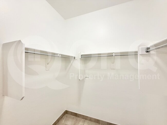 Building Photo - 10631 E Sunflower Ln