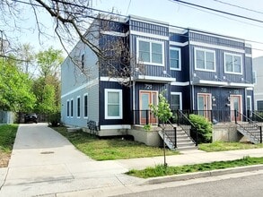 Building Photo - 729 Bates St SE