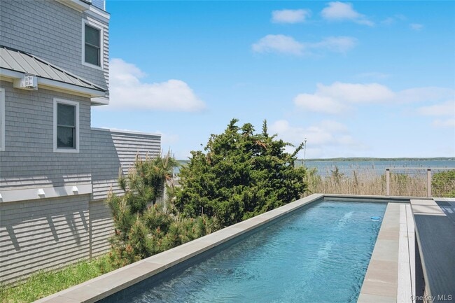 Building Photo - 846 Dune Rd