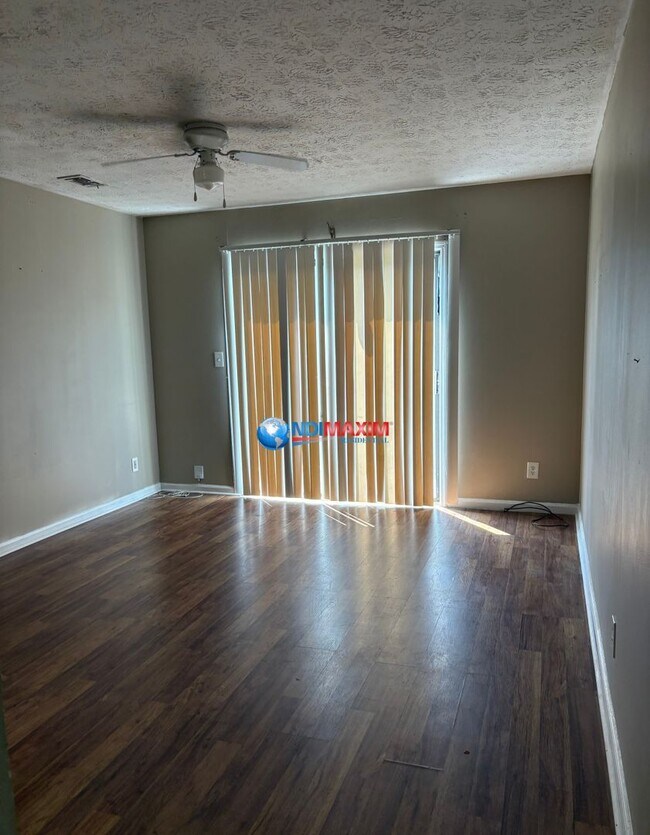 Building Photo - 1750 Wesley Way NW