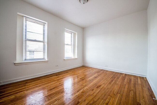 Building Photo - 6705-6707 S Michigan Ave