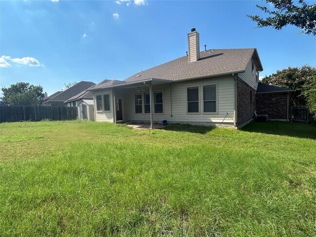 Building Photo - 2409 Dovetail St