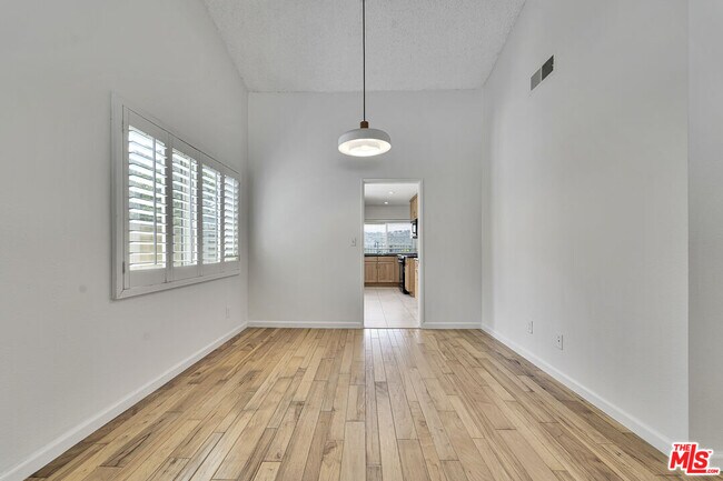 Building Photo - 3107 Hodler Dr