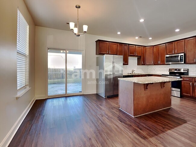 Building Photo - 310 Sanctuary Park Dr