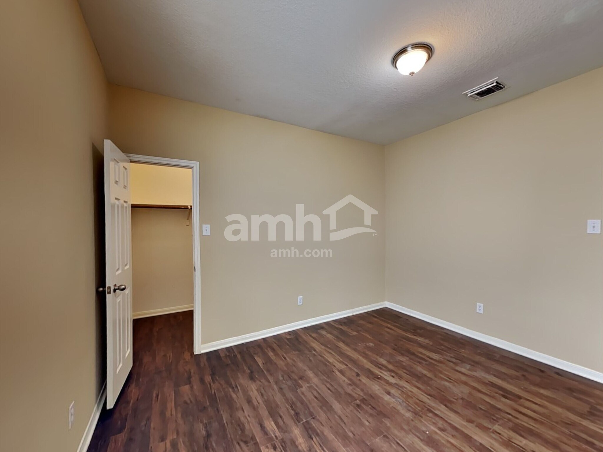 Building Photo - 15742 Flagstone Walk Way
