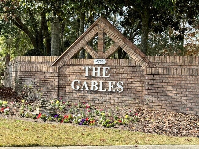 Building Photo - 4700 SW Archer Rd