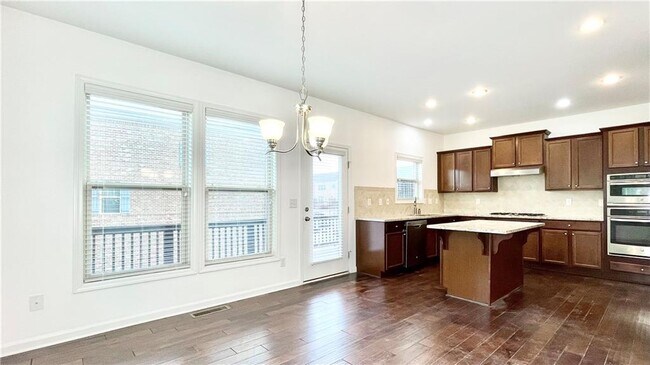 Building Photo - 436 Fieldview Ln