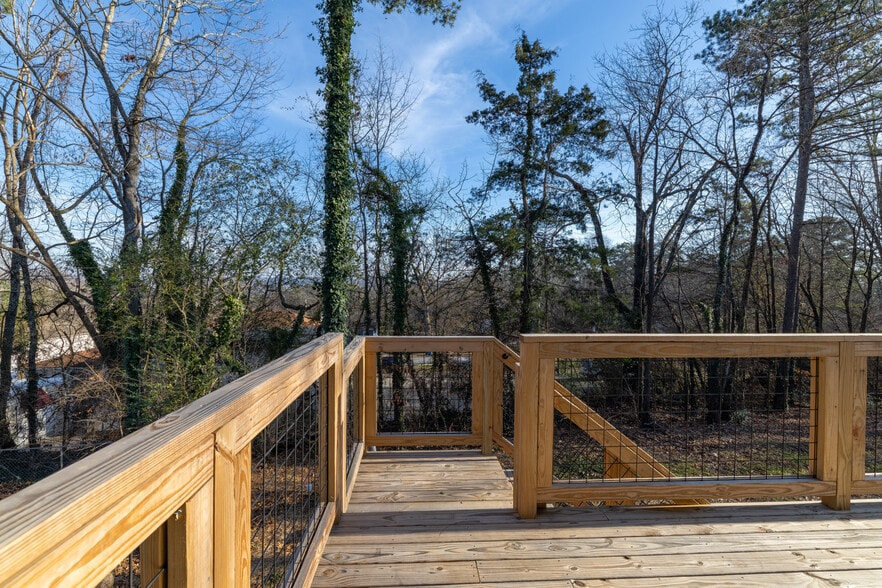 Building Photo - 812 Aubrey Ave