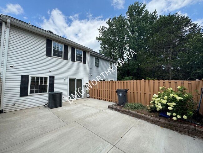 Building Photo - 8763 Bretton Woods Dr