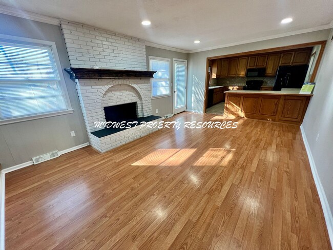 Building Photo - Spacious 4-Bedroom, 3-Bathroom Home with Fenced Yard and Bonus Spaces!