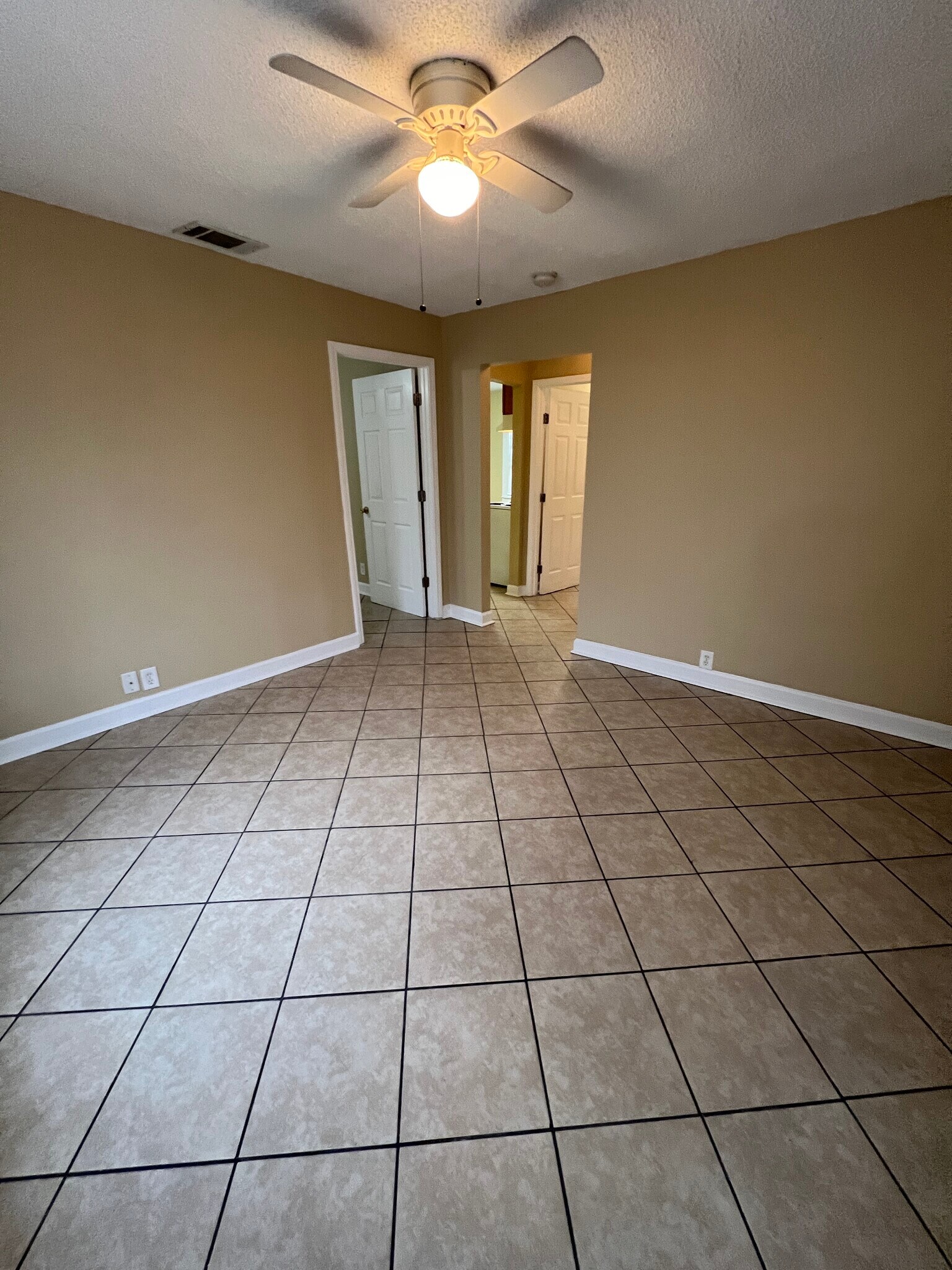 Building Photo - 4335 Clio St