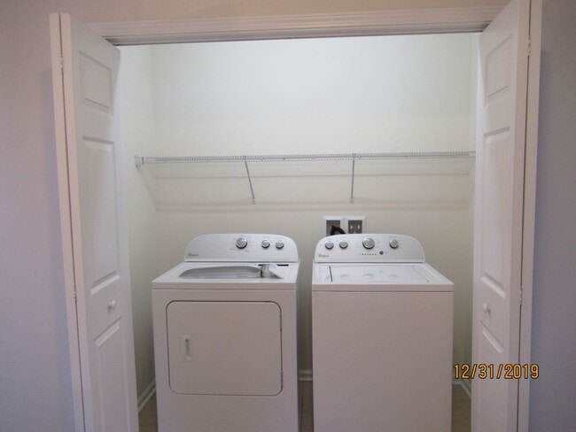 Building Photo - 220 Roudabush Dr NW