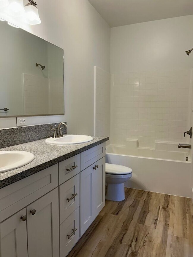 Building Photo - Huckleberry Townhomes