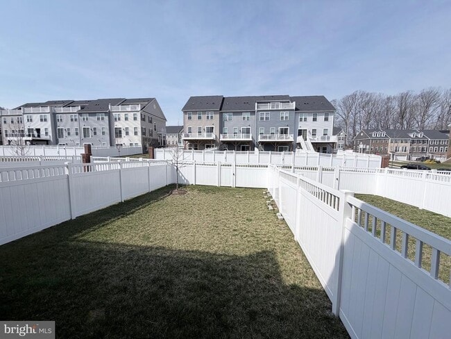 Building Photo - 10825 Foxtrot Cir