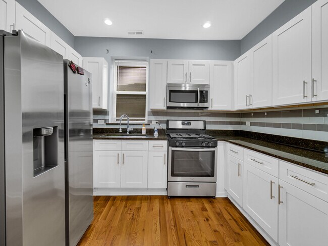 Building Photo - 2610 W 38th St