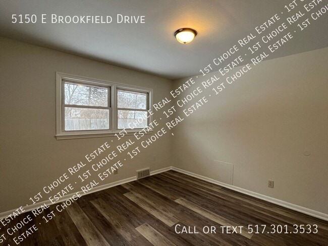 Building Photo - 5150 E Brookfield Dr