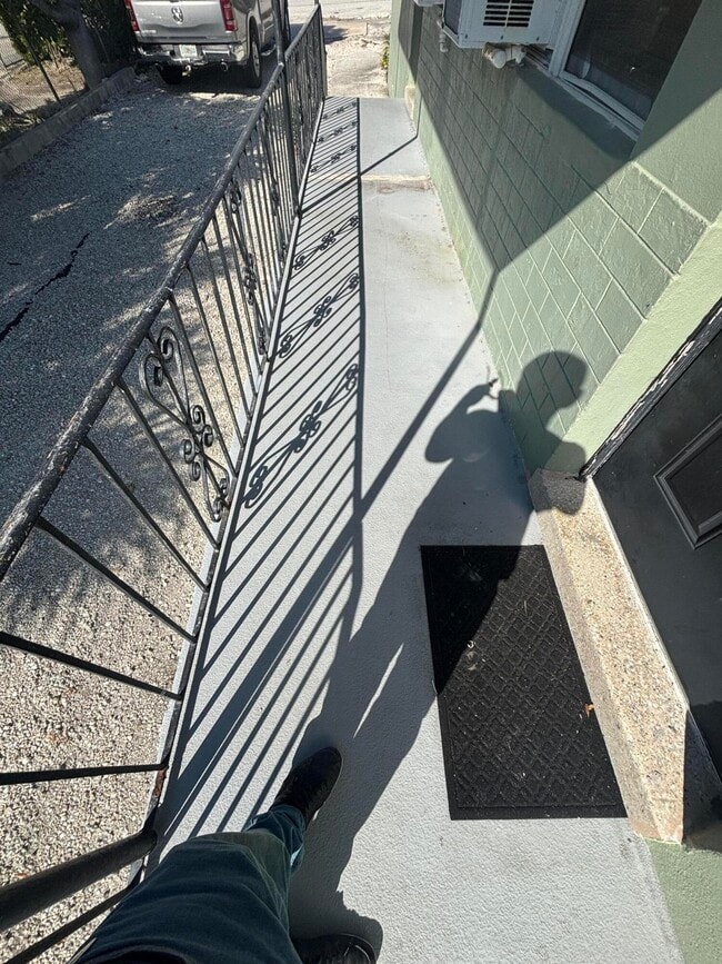 Building Photo - 812 10th St