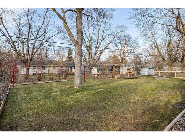 Building Photo - 6418 37th Ave N