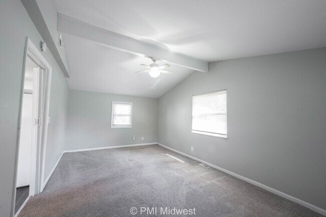 Building Photo - 330 Hugo St
