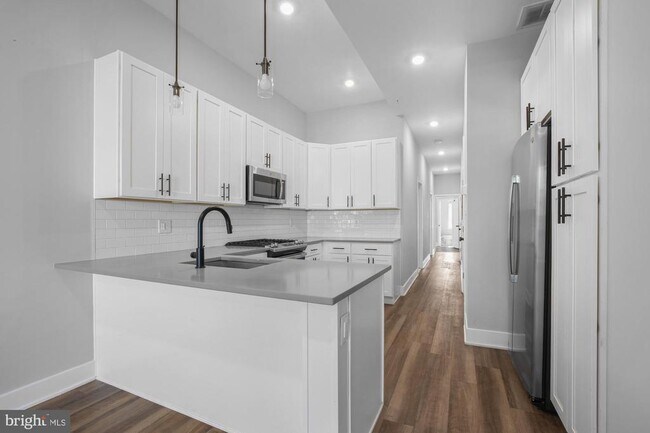 Building Photo - 910 N 17th St