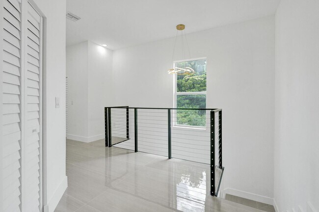 Building Photo - 1213 W Las Olas Blvd