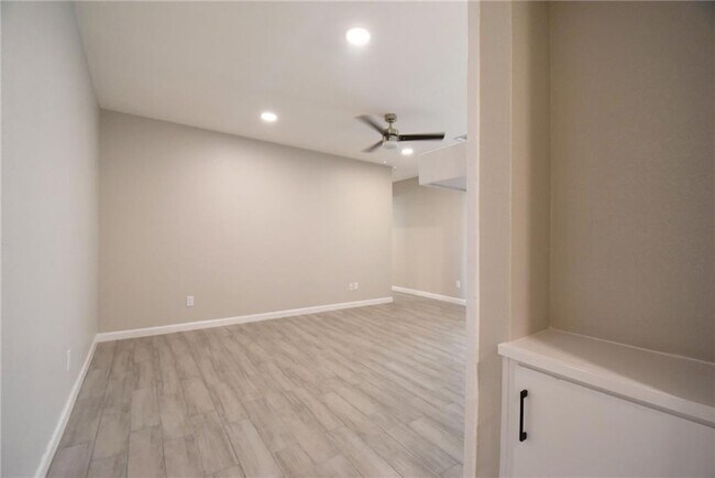 Building Photo - 8600 Fathom Cir