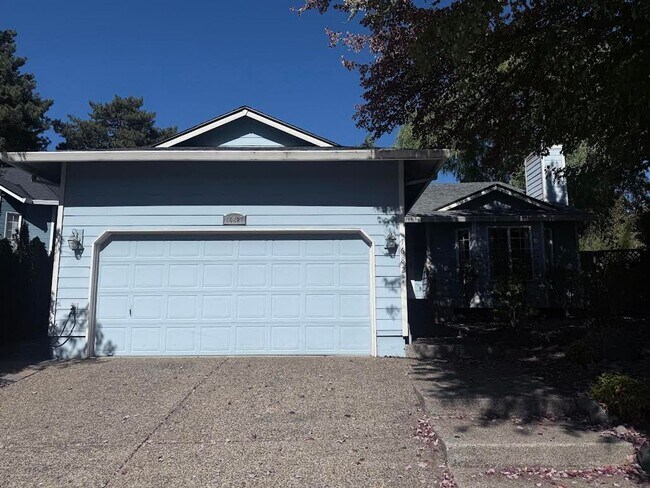 Building Photo - Updated Single Level Home in Highly Sought...