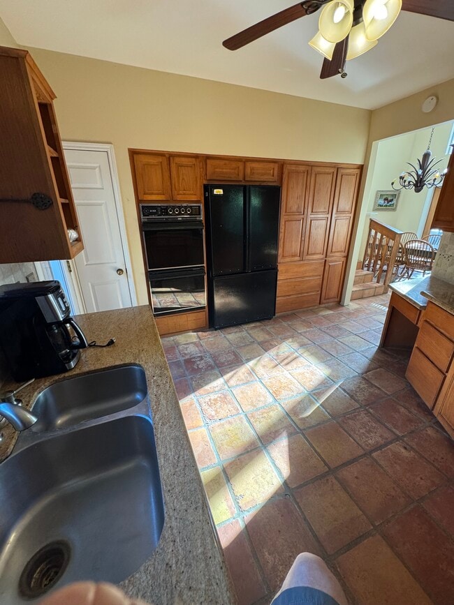 Building Photo - 312 Grande St