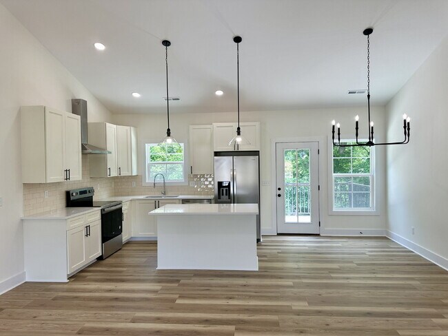 Building Photo - 520 Cottage Wy