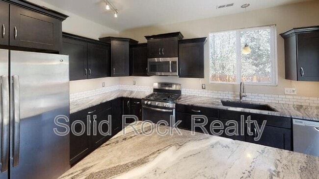 Building Photo - 823 Prairie Star Cir