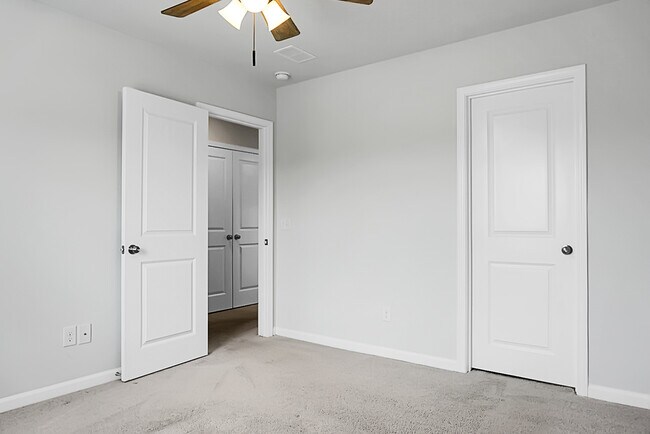 Building Photo - 210 Daniels Creek Cir