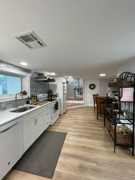 Kitchen - 15 River St
