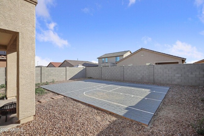 Building Photo - 7135 W Rancho Dr