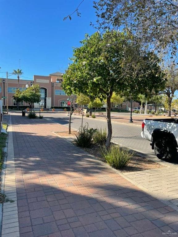 Building Photo - 14 E McIntyre St