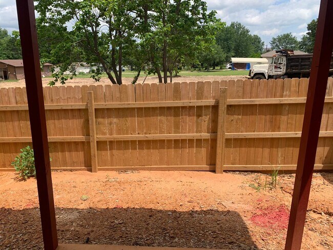 Building Photo - Spring Break Special - Move in NOW!!! and stay one month free