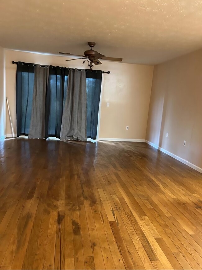 Building Photo - 233 Legends Creek Pl