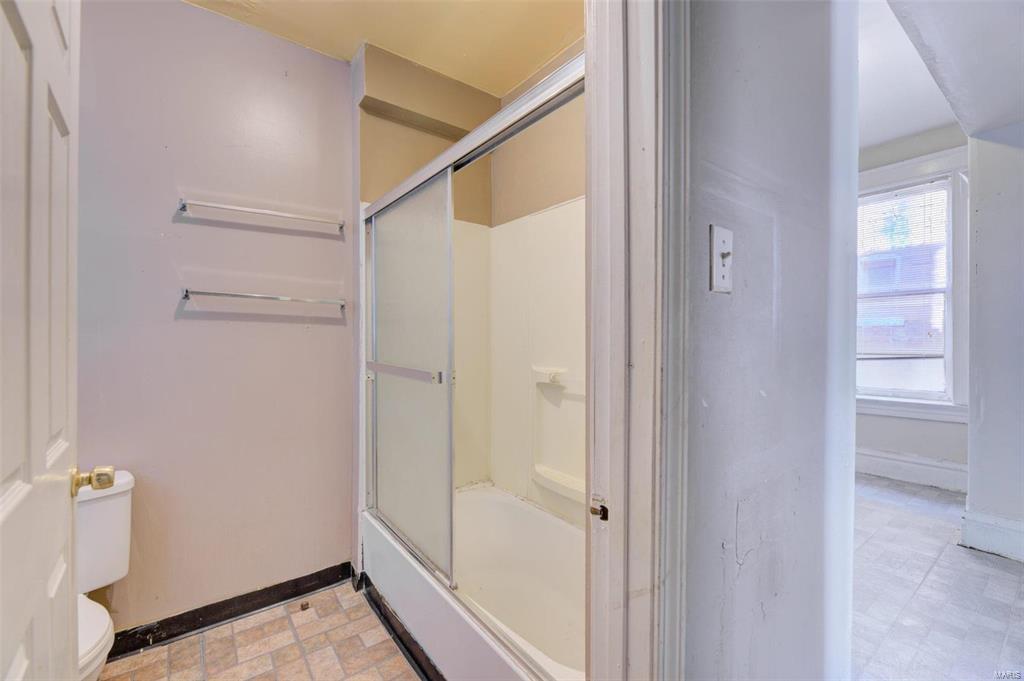 Building Photo - 4427 Athlone Ave