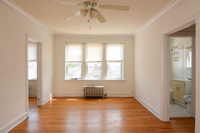 Building Photo - 4801 N Fairfield Ave