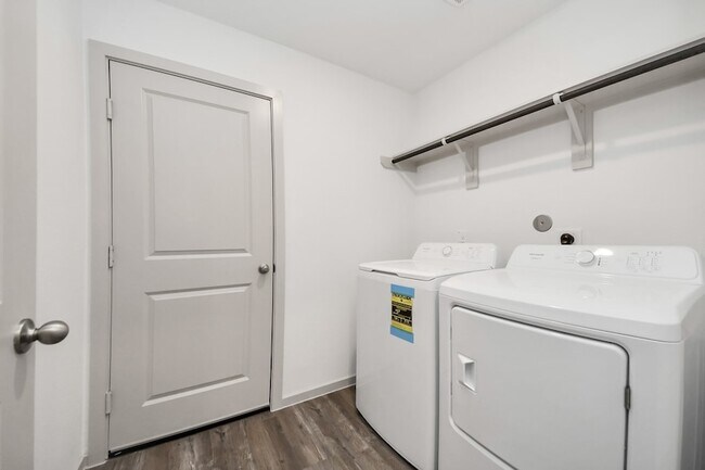 Building Photo - 1027 Bluegill Ln