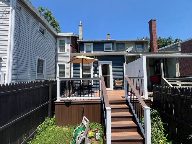 Building Photo - Stunning 2-Bedroom Townhome in West Cheste...