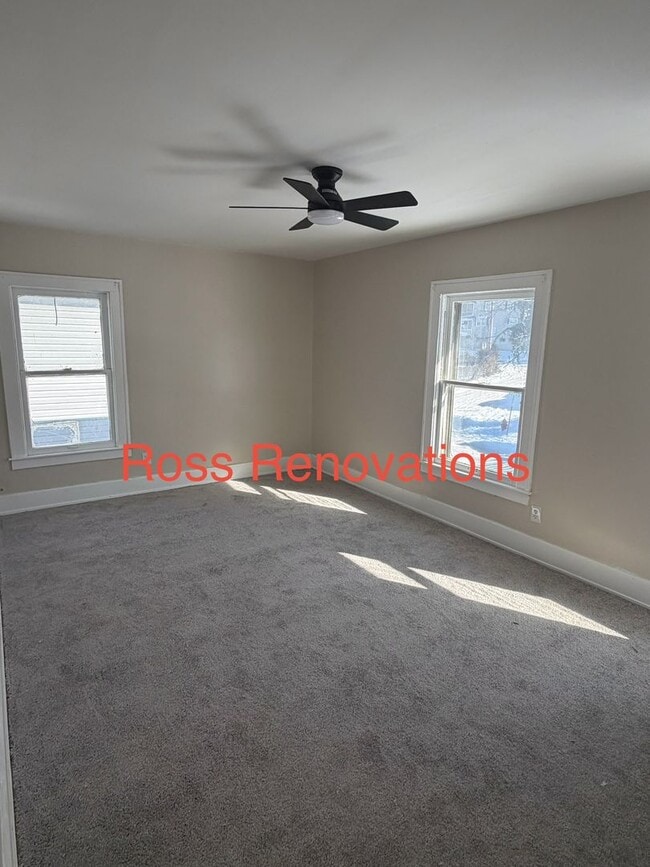Building Photo - Three bedroom, 1 bath home